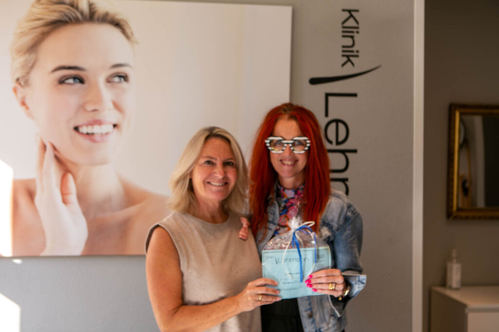 Klinik Lehmann giver gavekort til Lena Krag Schmidts Knæk Cancer-auktion