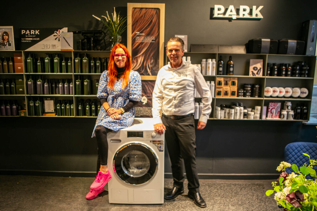 Hvidt & Frit bakker op om Park by Mens Cuts Knæk Cancer-auktion