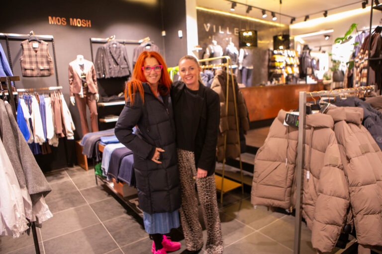 Lækker frakke og en værktøjskasse med på Lena Krag Schmidts Knæk Cancer-auktion