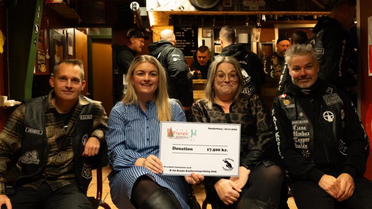 Als Knejte gav 17.500 kroner videre til ‘Børnenes Jul i Sønderborg’