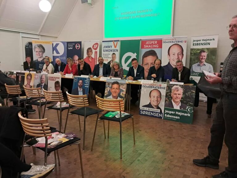 Byrådskandidater i debat om folkeskolerne