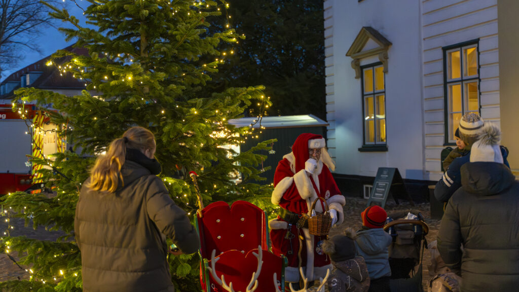 Julehygge med Julemanden i Augustenborg