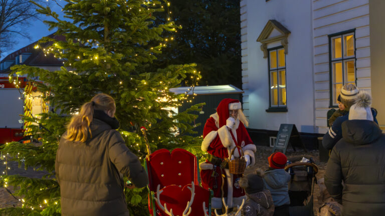 Julehygge med Julemanden i Augustenborg