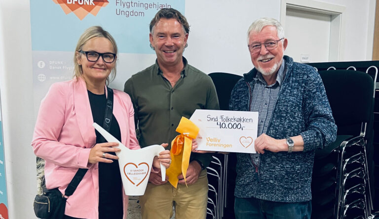 Velliv Foreningen har givet 40.000 kroner til SIND Folkekøkken