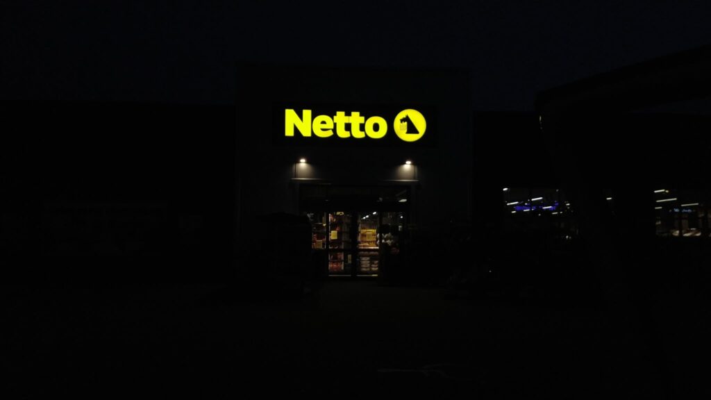 Rådne majskolber og agurker udløste en bøde og en sur smiley