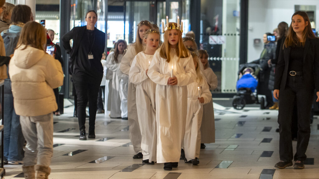 Stort Lucia-optog i Borgen