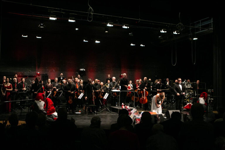Symfoniorkestret og SMUK løftede julestemningen