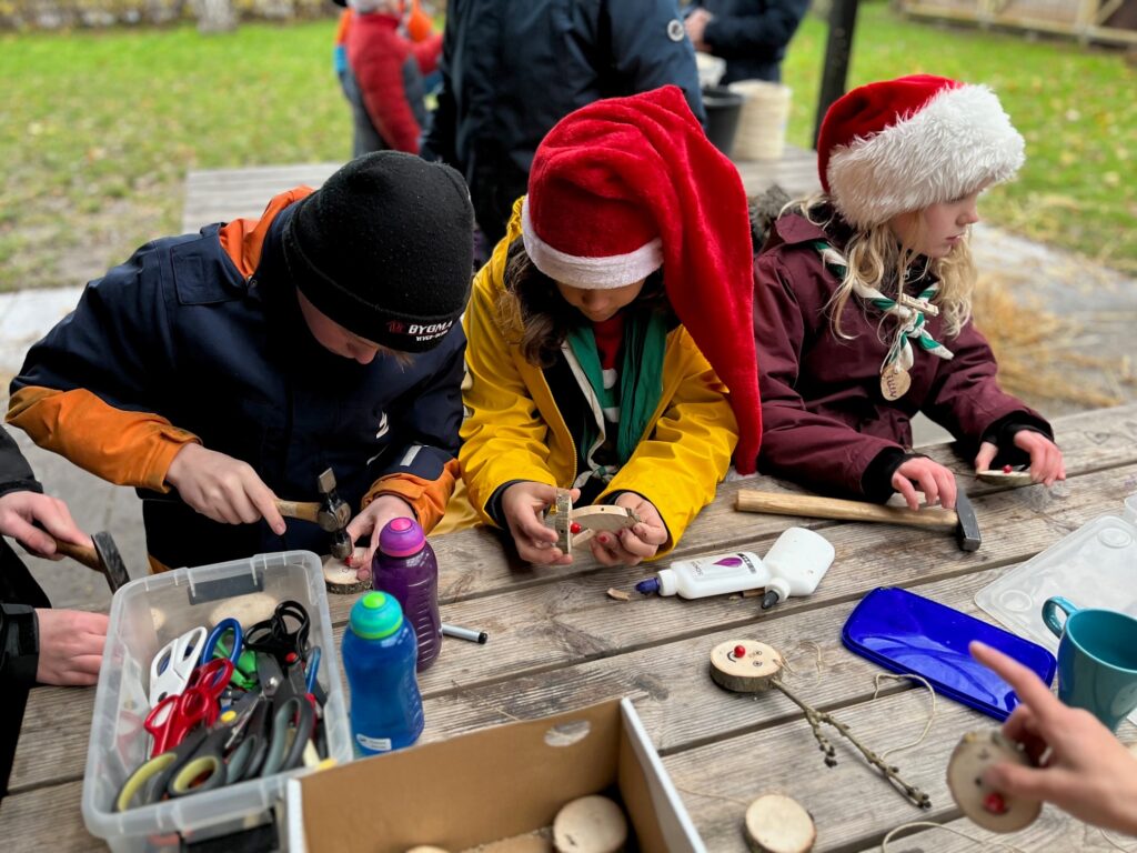 Spejderne i Augustenborg spreder juleglæde i byen