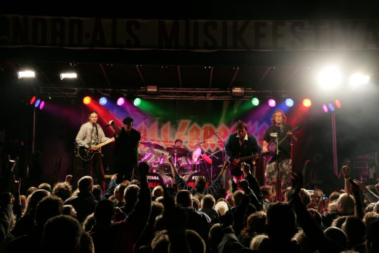 Olferts Venner rocker med Udkant og Ballbreakers