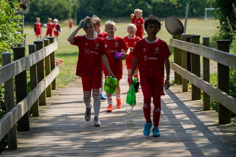 Tilmeldinger til sommerens fodboldskole er åben