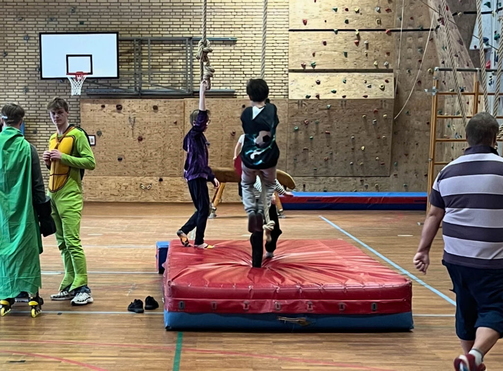 Børnefamilier på Superhelte Akademi