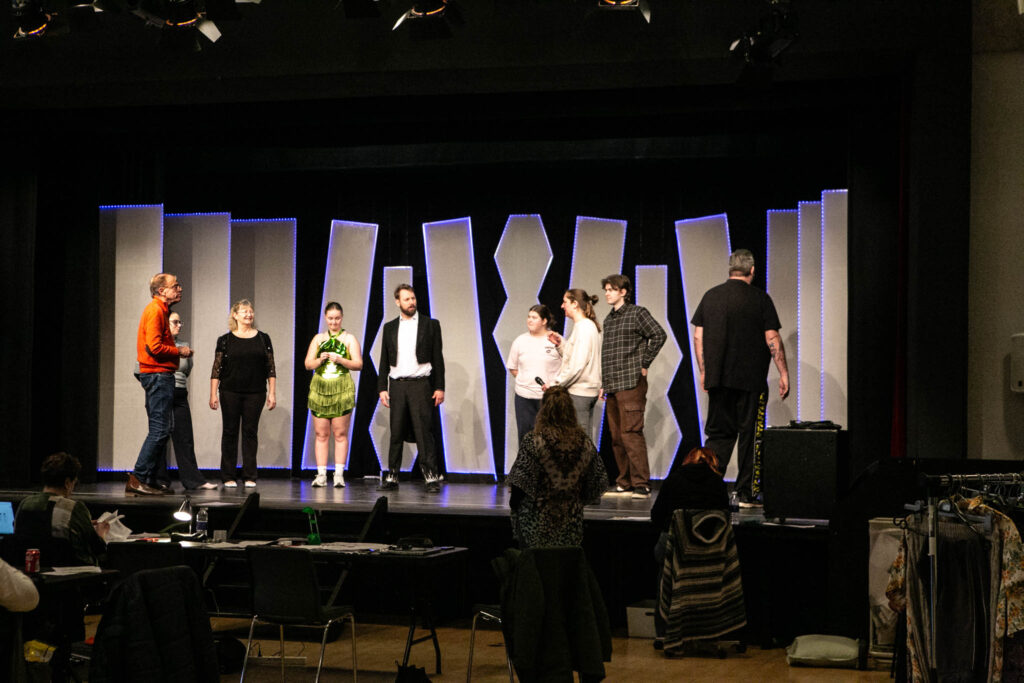 Jan Hertz hjalp med at gøre numrene i Als-Revyen mere skarpe