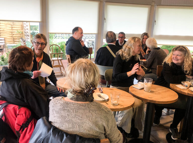 På lørdag er der igen samtalecafé i Vemmingbund