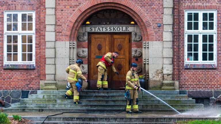 Blod på Statsskolens trappe