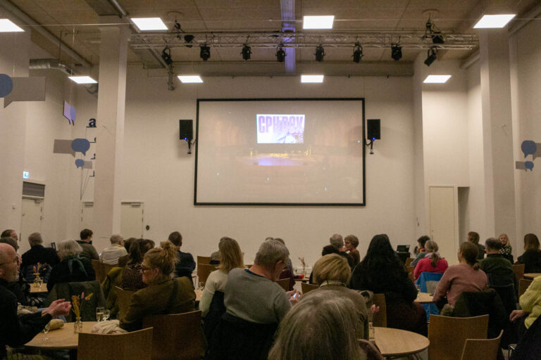 SDB:DOX blev åbnet med et glas Cava