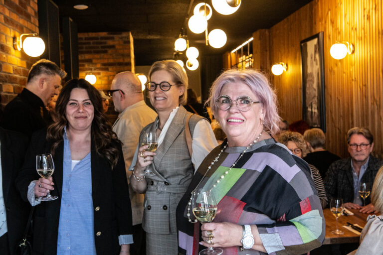 Flere end 100 til Azra M. Hadzimahovic fra Frisørhuset Iris’ afskedsreception