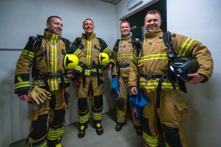 700 trappetrin venter: Fire brandfolk fra Sønderborg til stairrun i Berlin