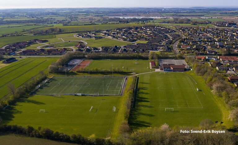 To vigtige fodboldkampe på LINAK Arena