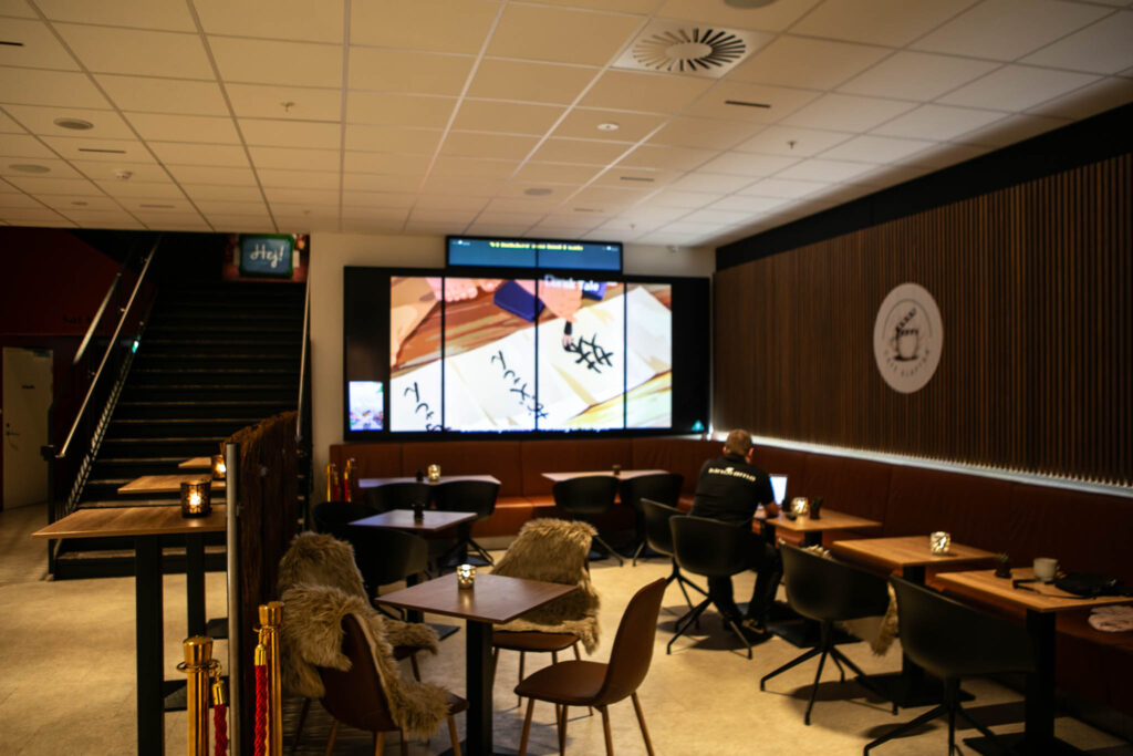 To forpremierer i biografen – den ene med vin og tapas
