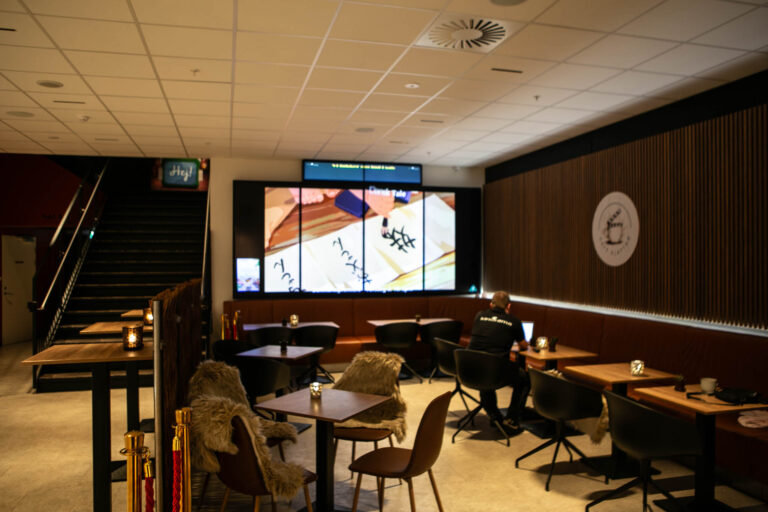 To forpremierer i biografen – den ene med vin og tapas