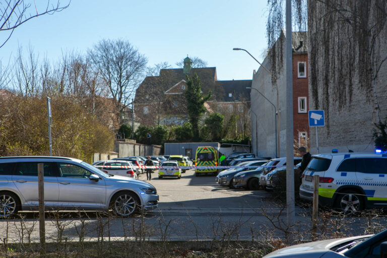 Opdateret: Større udrykning til p-pladsen ved værestedet Friheden