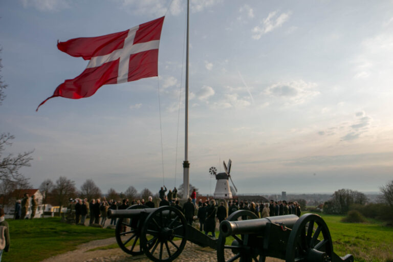 Flaget er hejst – Dybbøldagen er i gang