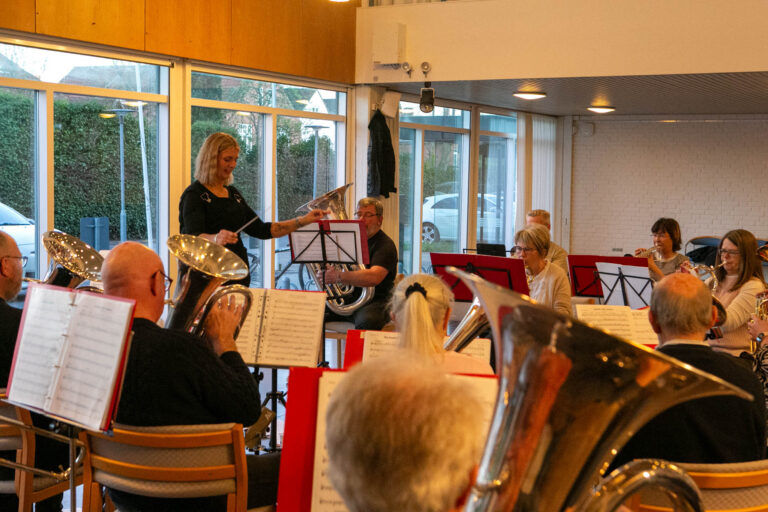 Sønderborg Brandværnsorkester spiller i det grønne