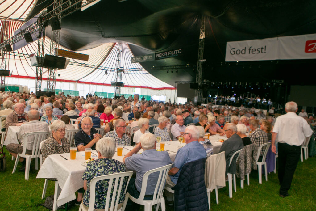 Ringriderfesten byder på Senior-frokost til en rigtig god pris