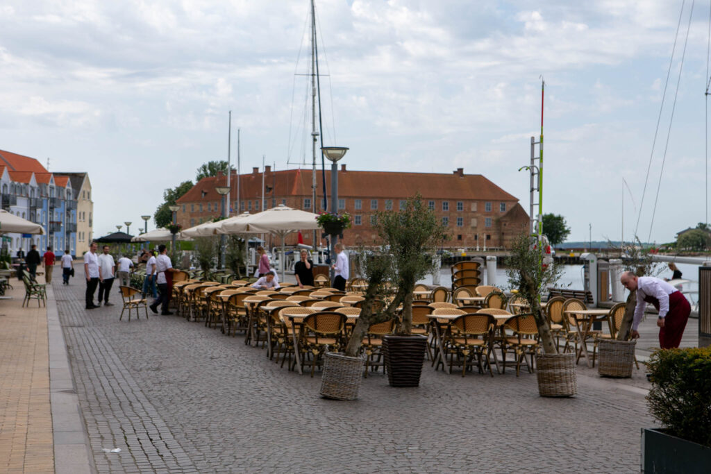 Nu kan der hygges og slappes af ved havnen