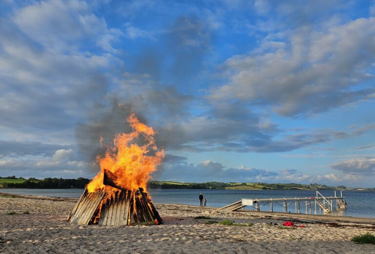 Sankt Hans på stranden i Vemmingbund