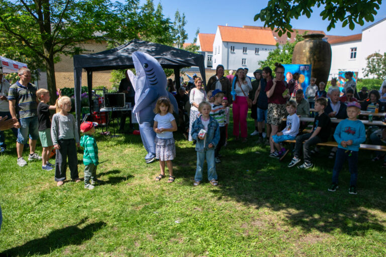 Sjov & Musik åbnede deres sæson i Apotekerhaven