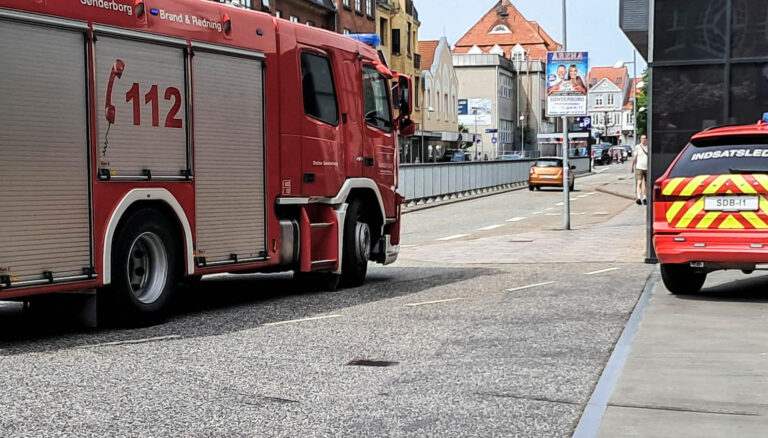 Røg i køkkenet trak brandbiler til