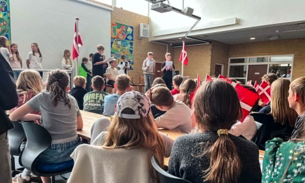 Hørup Centralskole tyvstartede grundlovsfejringen