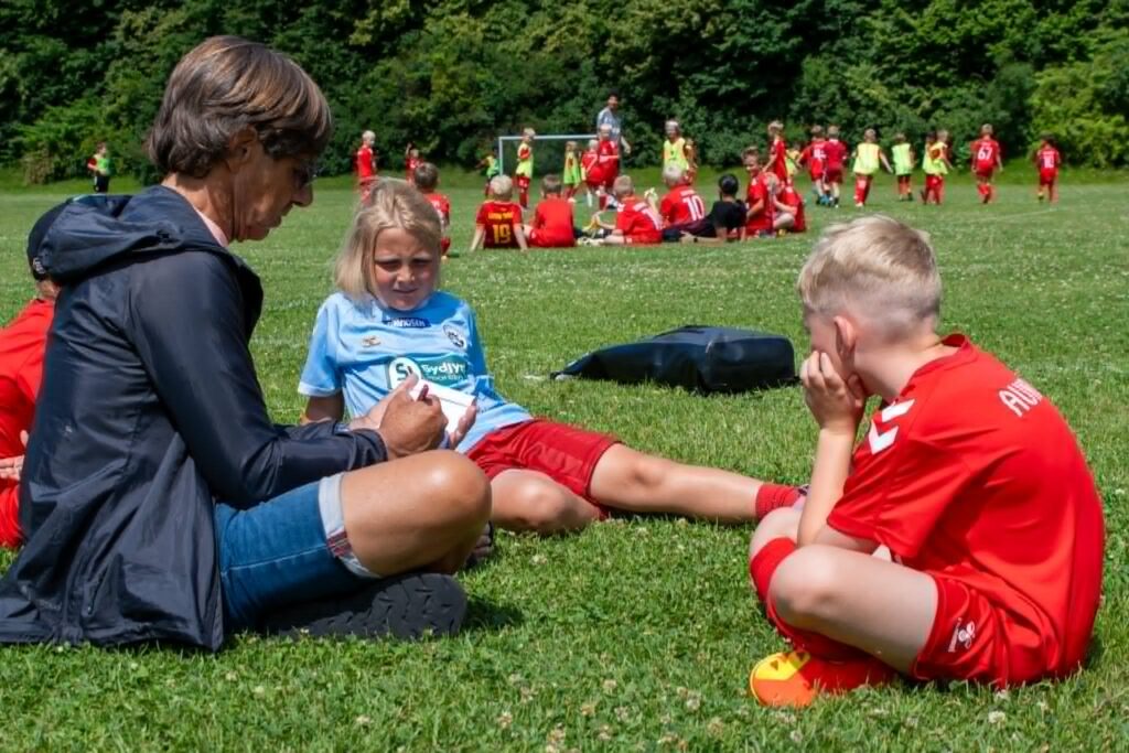 Rigtigt mange børn gav den gas på fodboldbanerne