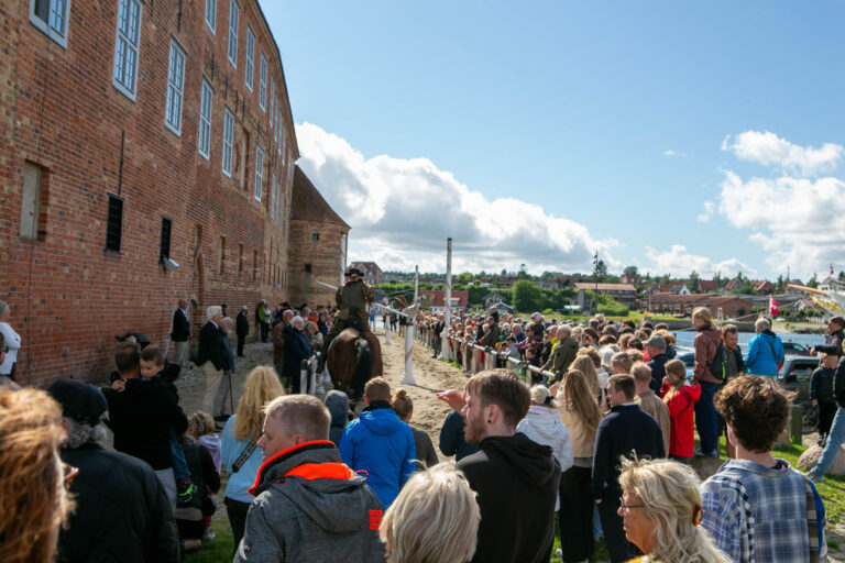 Historisk Ringridning på Ringrendingsbanen