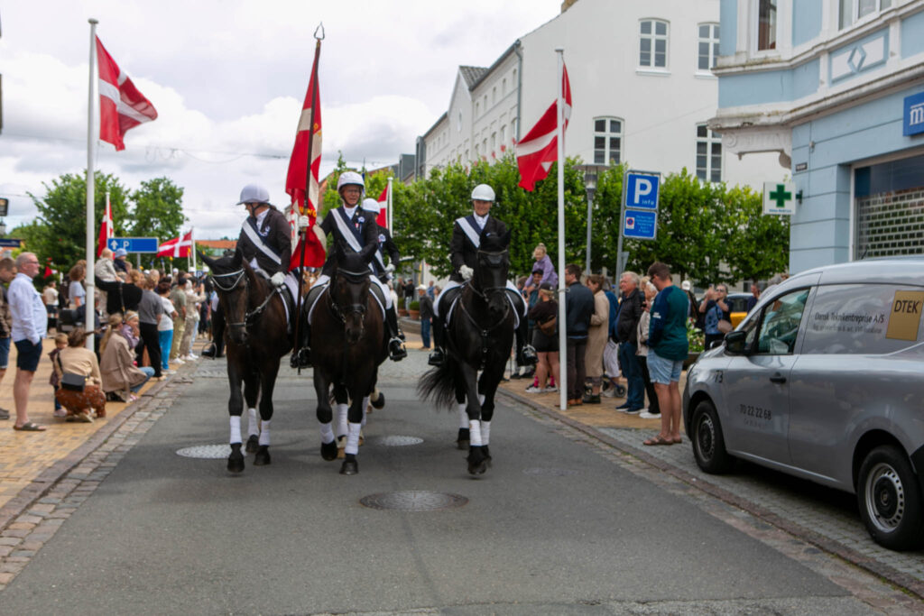Se billederne: Livgarden og Gråstens rytteroptog