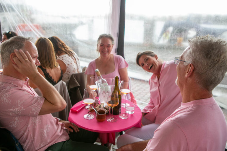 Fuld gang i rosé-festen hos Visselulles Vinbar