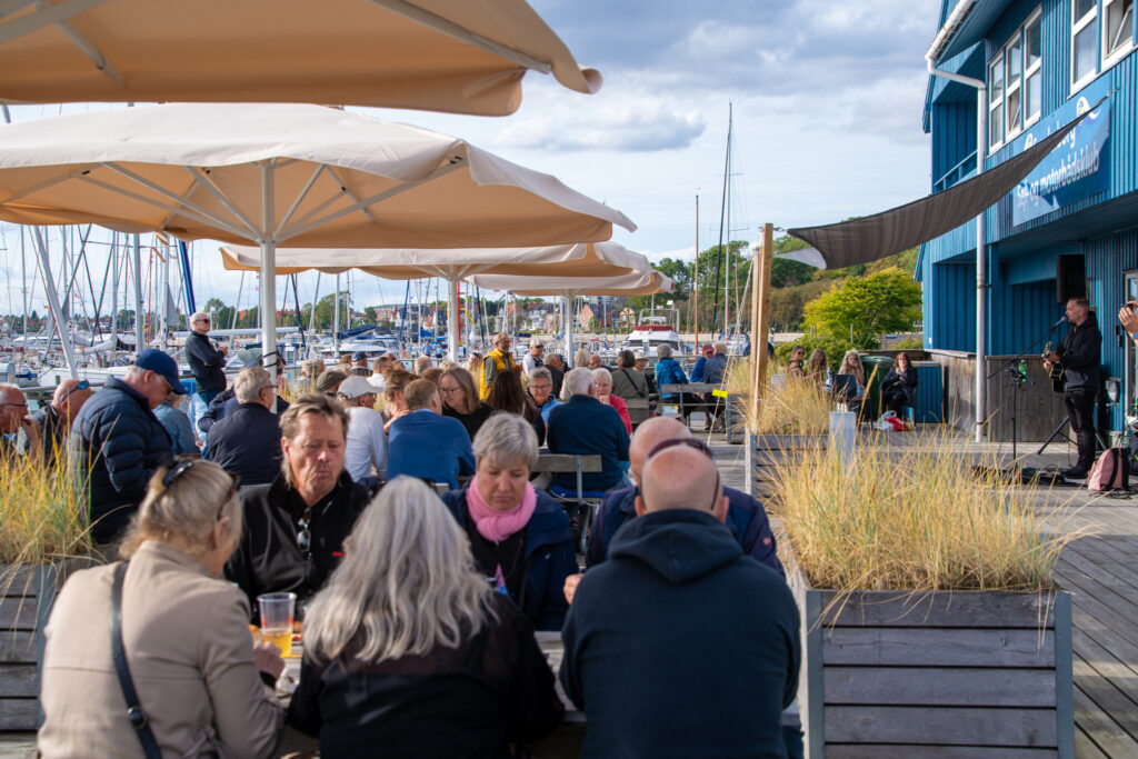 Musik på lystbådehavnen – Sommeraftenskoncert med Michael Vogensen