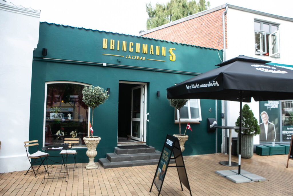 Er du single og 60+ så kom til singleaften i Brinckmanns Jazzbar