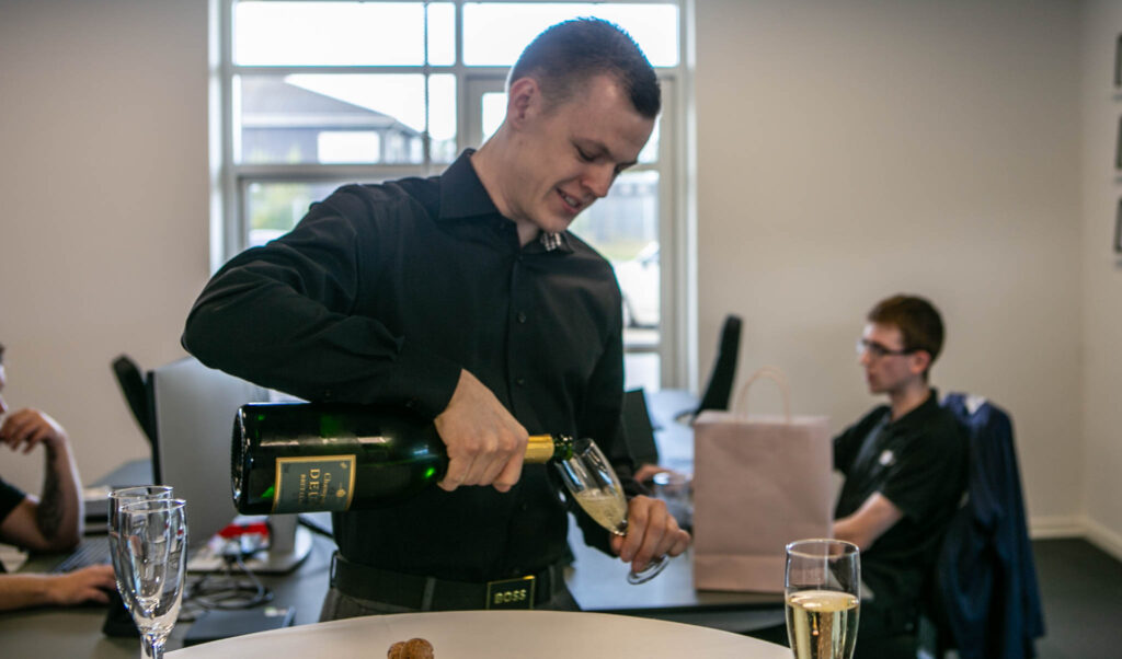 nyit fejrede deres første medarbejderjubilæum