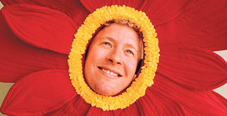 Jakob Thrane står bare og blomstrer